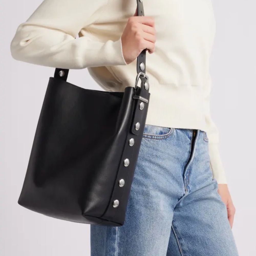 madewell essential medium bucket tote